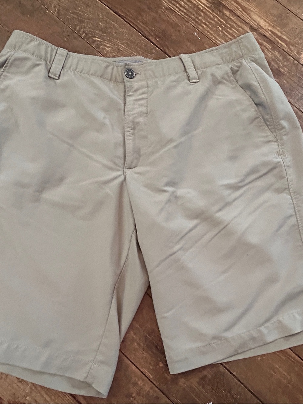 Under Armour Men's Performance Flat-Front Elastic Shorts - Light Khaki